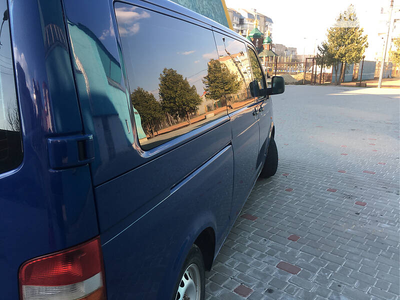 Мінівен Volkswagen Transporter 2004 в Івано-Франківську