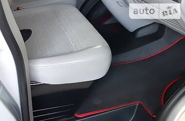 Мінівен Volkswagen Transporter 2011 в 