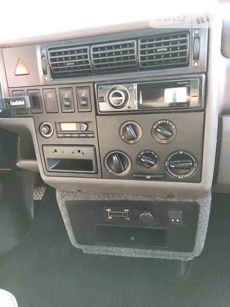 Грузопассажирский фургон Volkswagen Transporter 2001 в Коломые