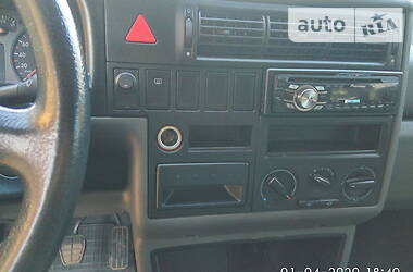 Вантажопасажирський фургон Volkswagen Transporter 2002 в 