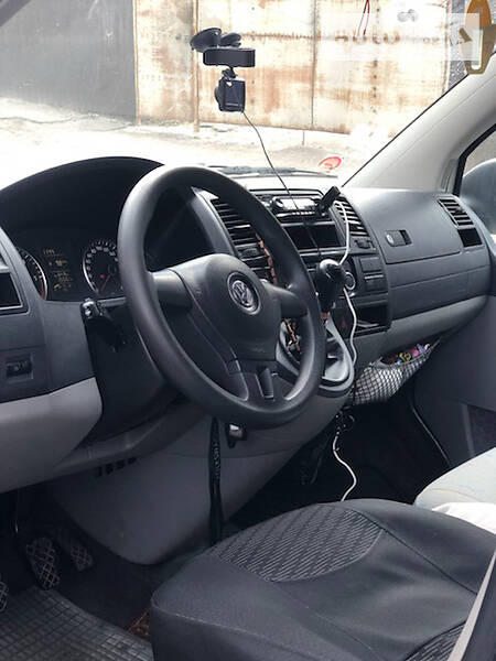 Вантажопасажирський фургон Volkswagen Transporter 2010 в Новгородці