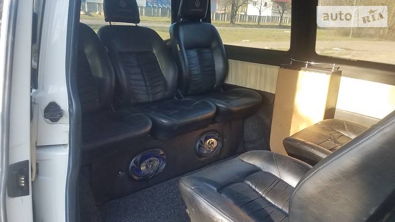 Вантажопасажирський фургон Volkswagen Transporter 2004 в Чернігові