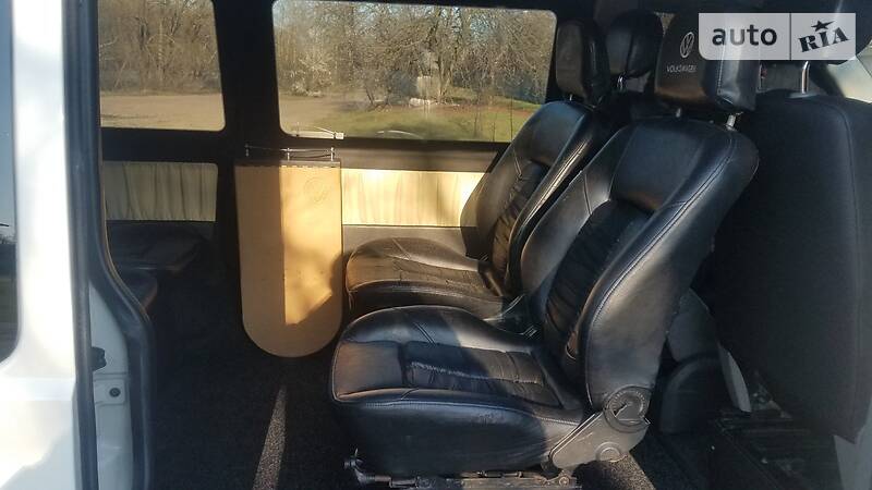 Вантажопасажирський фургон Volkswagen Transporter 2004 в Чернігові