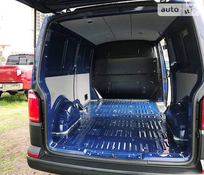 Вантажопасажирський фургон Volkswagen Transporter 2016 в Одесі