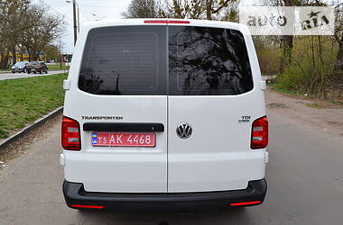 Мінівен Volkswagen Transporter 2015 в 