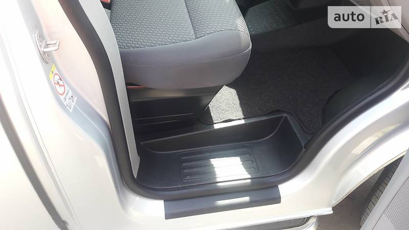 Вантажопасажирський фургон Volkswagen Transporter 2015 в Дубні фото 4 Вантажопасажирський фургон Volkswagen Transporter 2015 в Дубні