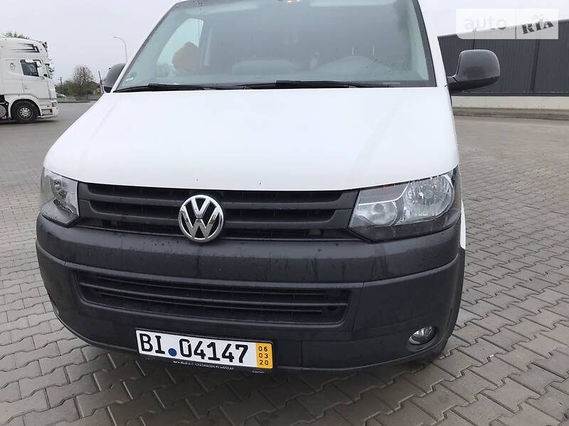 Вантажопасажирський фургон Volkswagen Transporter 2015 в Луцьку