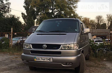 Вантажопасажирський фургон Volkswagen Transporter 2000 в 