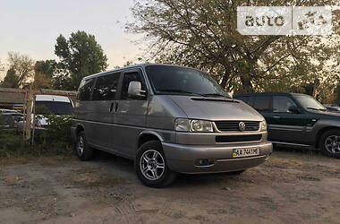 Вантажопасажирський фургон Volkswagen Transporter 2000 в 