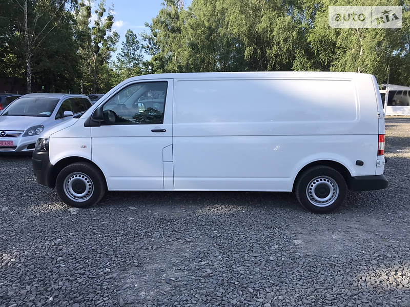 Вантажопасажирський фургон Volkswagen Transporter 2015 в Луцьку