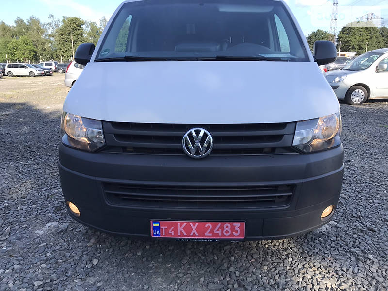 Вантажопасажирський фургон Volkswagen Transporter 2015 в Луцьку