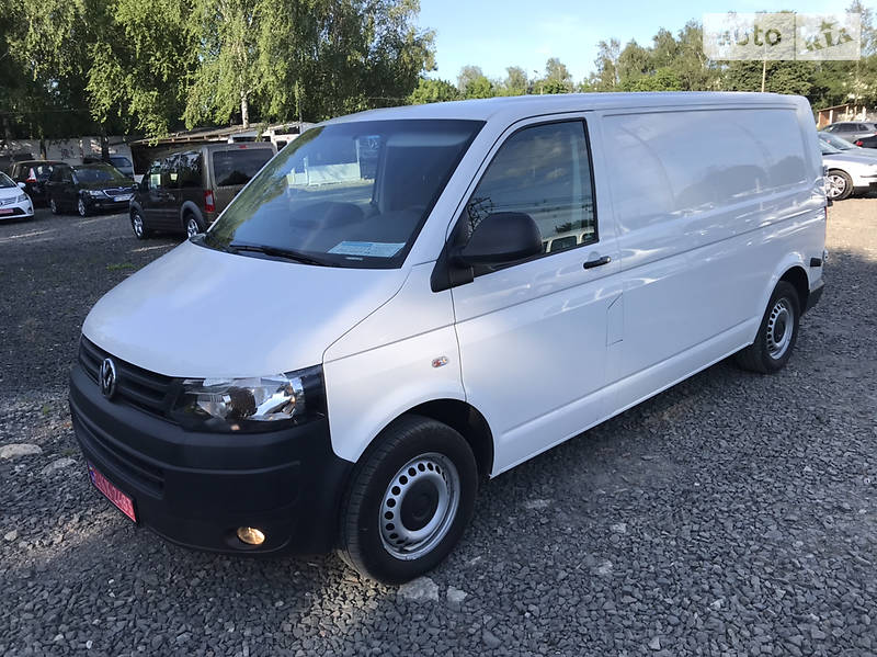 Вантажопасажирський фургон Volkswagen Transporter 2015 в Луцьку
