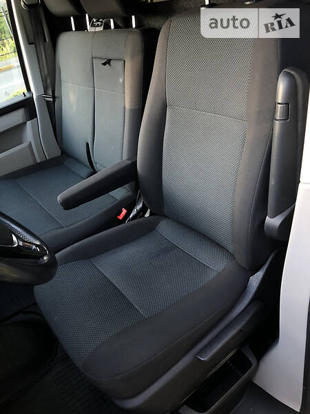 Вантажопасажирський фургон Volkswagen Transporter 2016 в Бучі