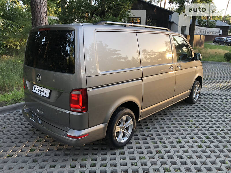 Вантажопасажирський фургон Volkswagen Transporter 2016 в Бучі