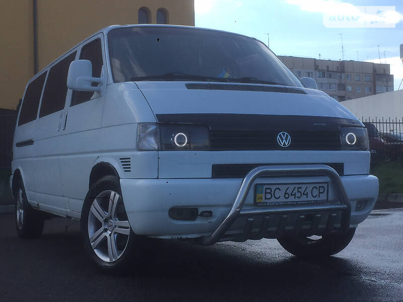 Вантажопасажирський фургон Volkswagen Transporter 2000 в 
