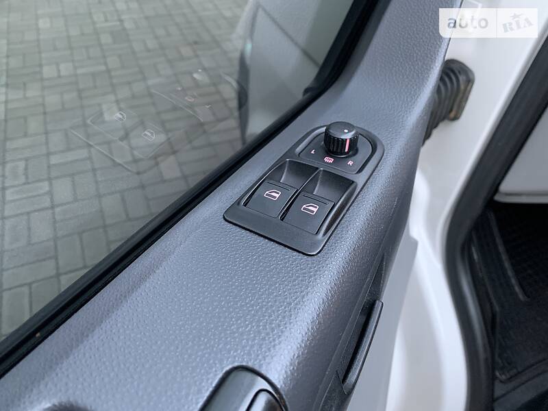 Грузопассажирский фургон Volkswagen Transporter 2010 в Константиновке