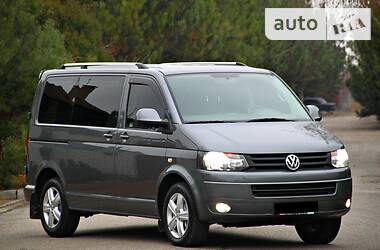 Минивэн Volkswagen Transporter 2011 в 