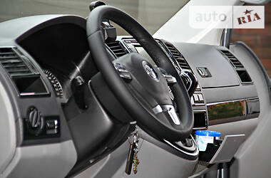 Минивэн Volkswagen Transporter 2011 в 
