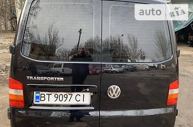 Грузопассажирский фургон Volkswagen Transporter 2005 в Новой Каховке