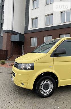 Грузопассажирский фургон Volkswagen Transporter 2014 в Ровно