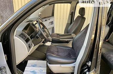 Минивэн Volkswagen Transporter 2012 в 