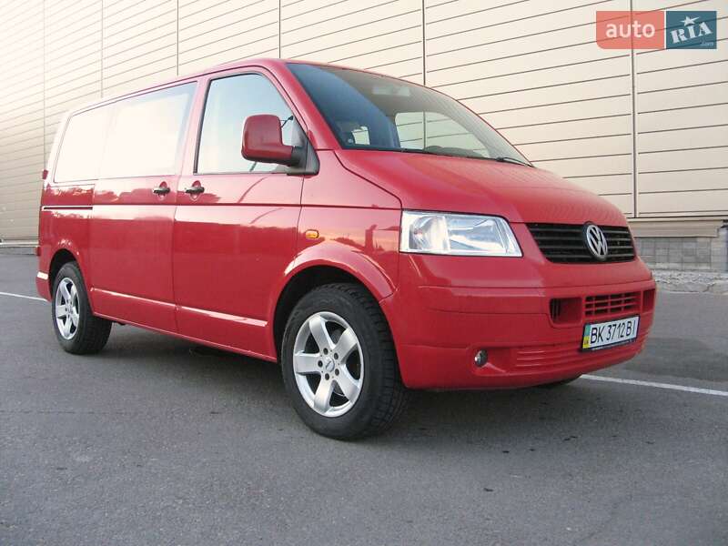 Минивэн Volkswagen Transporter 2004 в Ровно