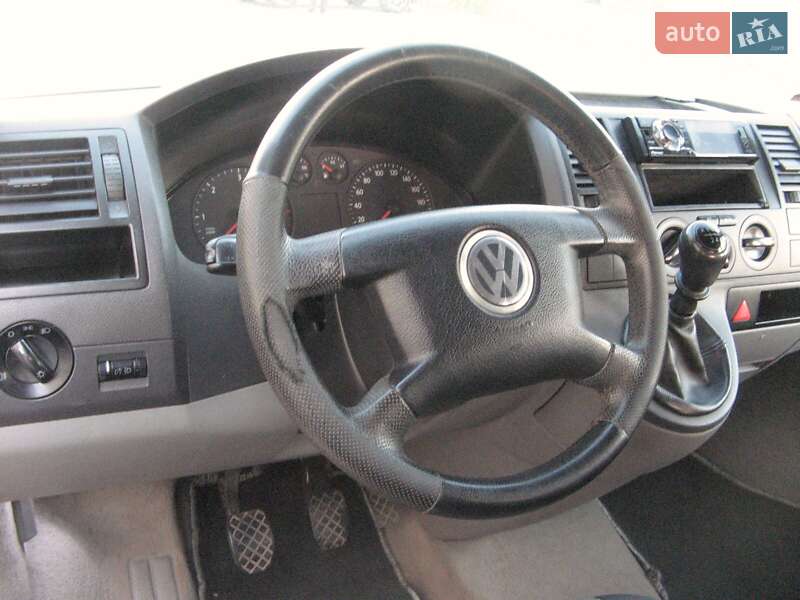 Минивэн Volkswagen Transporter 2004 в Ровно