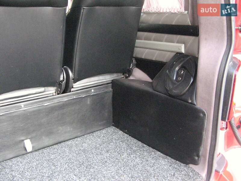 Минивэн Volkswagen Transporter 2004 в Ровно