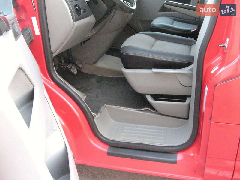 Минивэн Volkswagen Transporter 2004 в Ровно