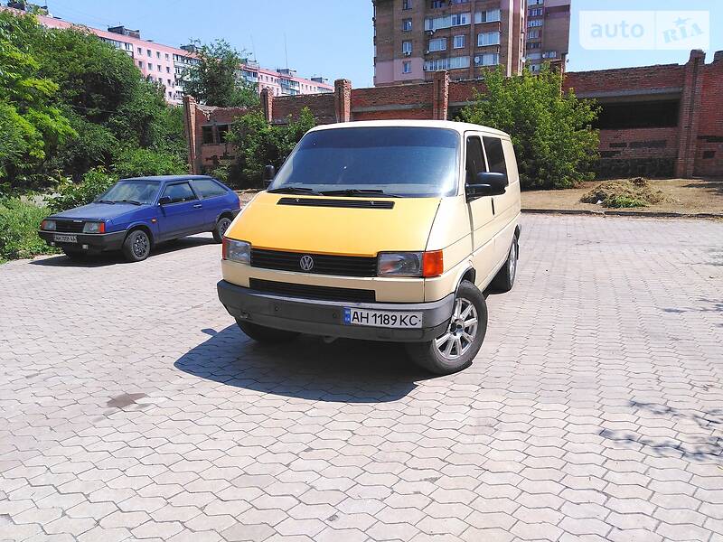Минивэн Volkswagen Transporter 1995 в Мариуполе