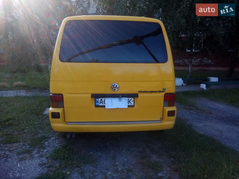 Минивэн Volkswagen Transporter 2000 в Ужгороде