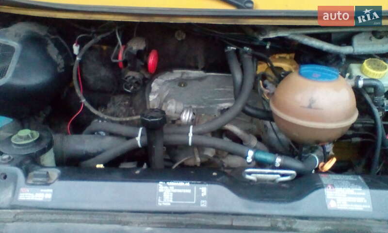 Минивэн Volkswagen Transporter 2000 в Ужгороде