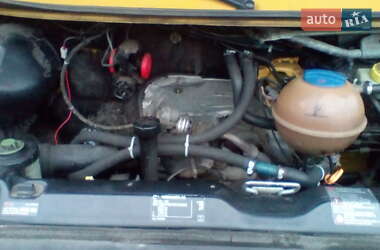 Минивэн Volkswagen Transporter 2000 в 