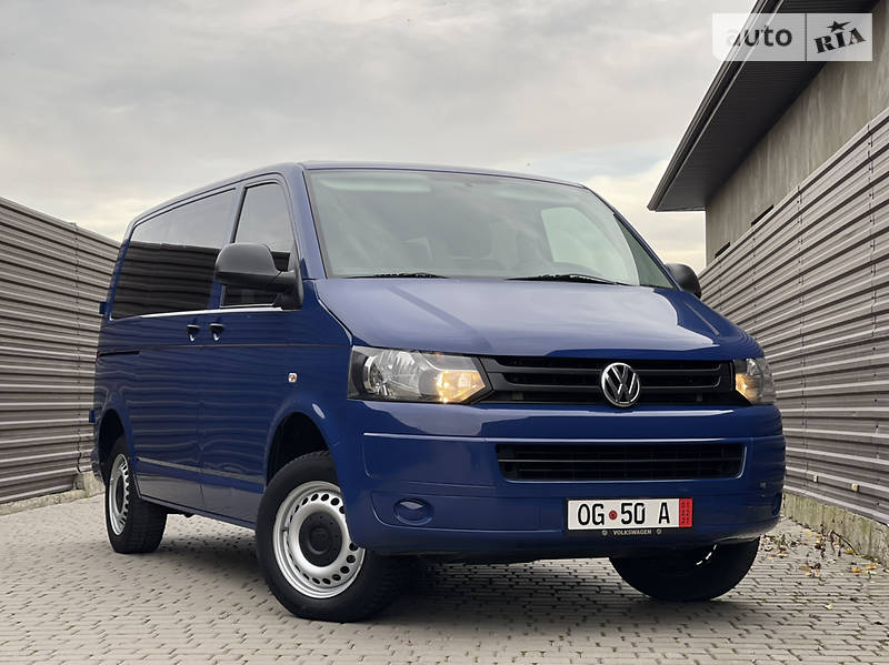 Универсал Volkswagen Transporter 2013 в Дубно