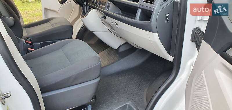 Минивэн Volkswagen Transporter 2016 в Кропивницком