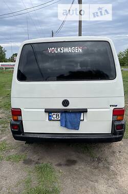 Минивэн Volkswagen Transporter 2000 в Остер