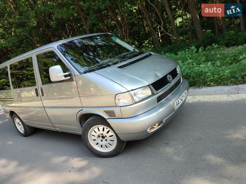 Седан Volkswagen Transporter 2000 в Киеве