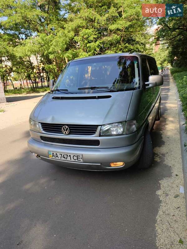 Седан Volkswagen Transporter 2000 в Киеве