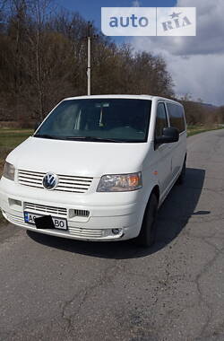 Универсал Volkswagen Transporter 2004 в Рахове