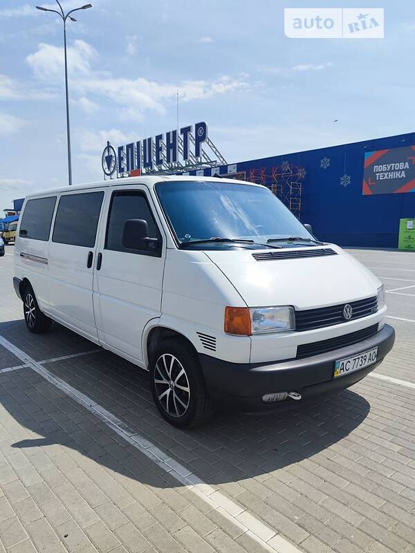 Универсал Volkswagen Transporter 2003 в Нововолынске