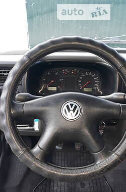 Мінівен Volkswagen Transporter 2000 в 