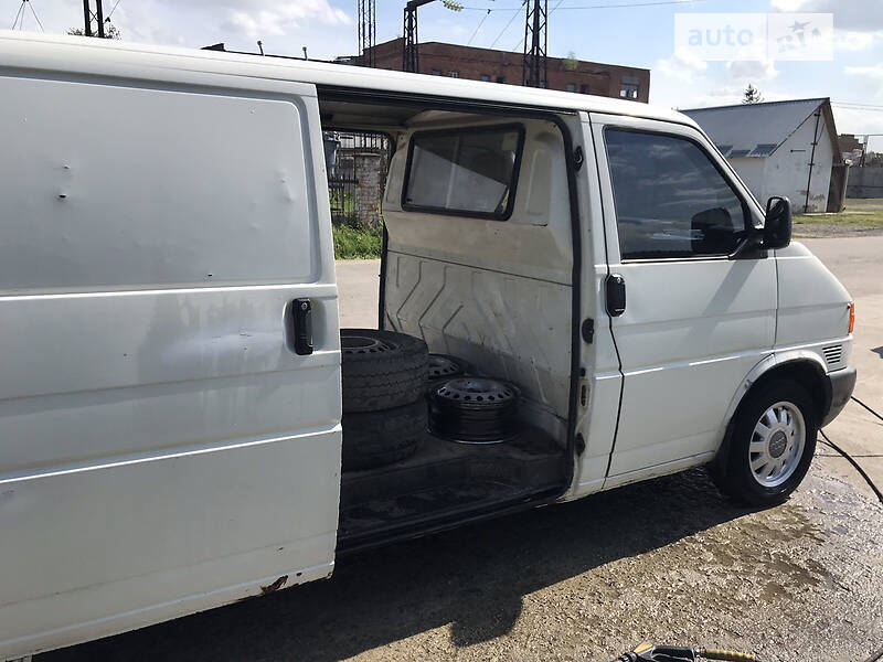 Грузовой фургон Volkswagen Transporter 2001 в Стрые
