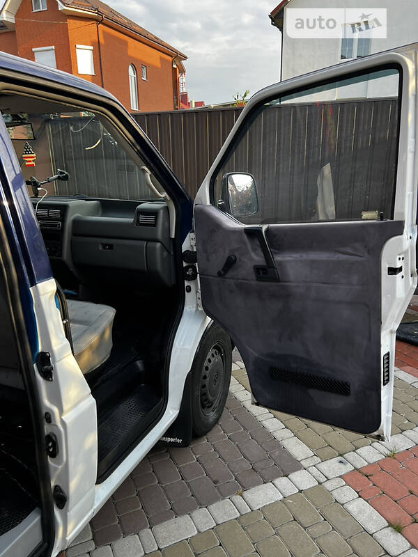 Минивэн Volkswagen Transporter 1999 в Киеве