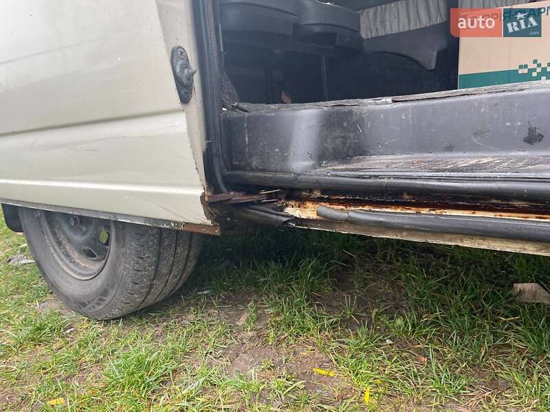 Минивэн Volkswagen Transporter 2003 в Ровно