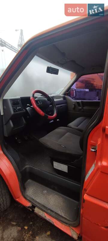 Минивэн Volkswagen Transporter 1997 в Кривом Роге