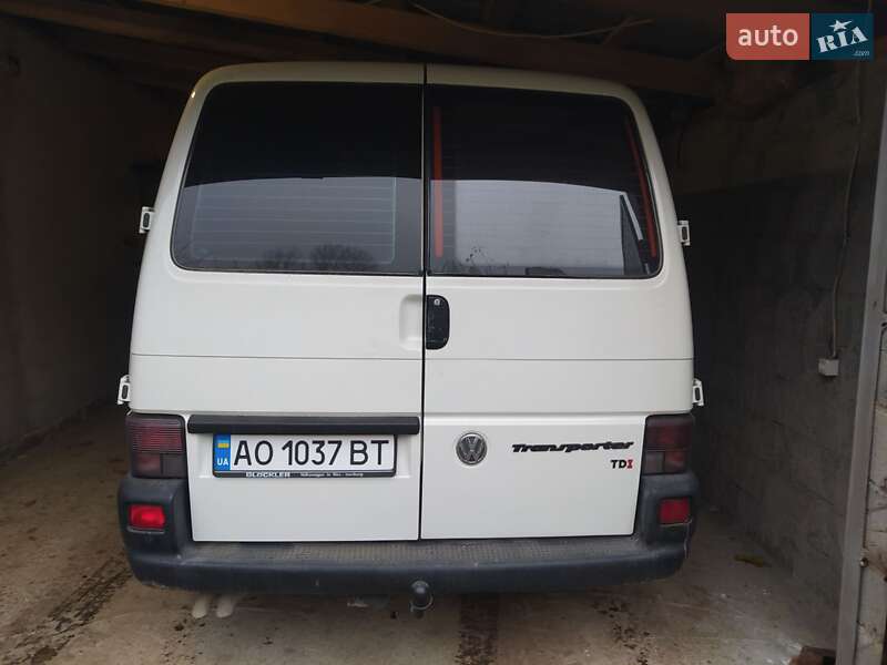 Универсал Volkswagen Transporter 2001 в Ужгороде