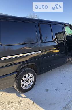 Вантажопасажирський фургон Volkswagen Transporter 2000 в 