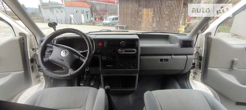 Минивэн Volkswagen Transporter 2003 в Иршаве