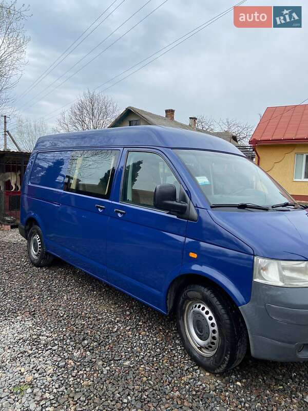 Минивэн Volkswagen Transporter 2004 в Черновцах