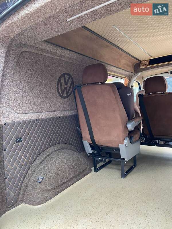 Минивэн Volkswagen Transporter 2004 в Черновцах